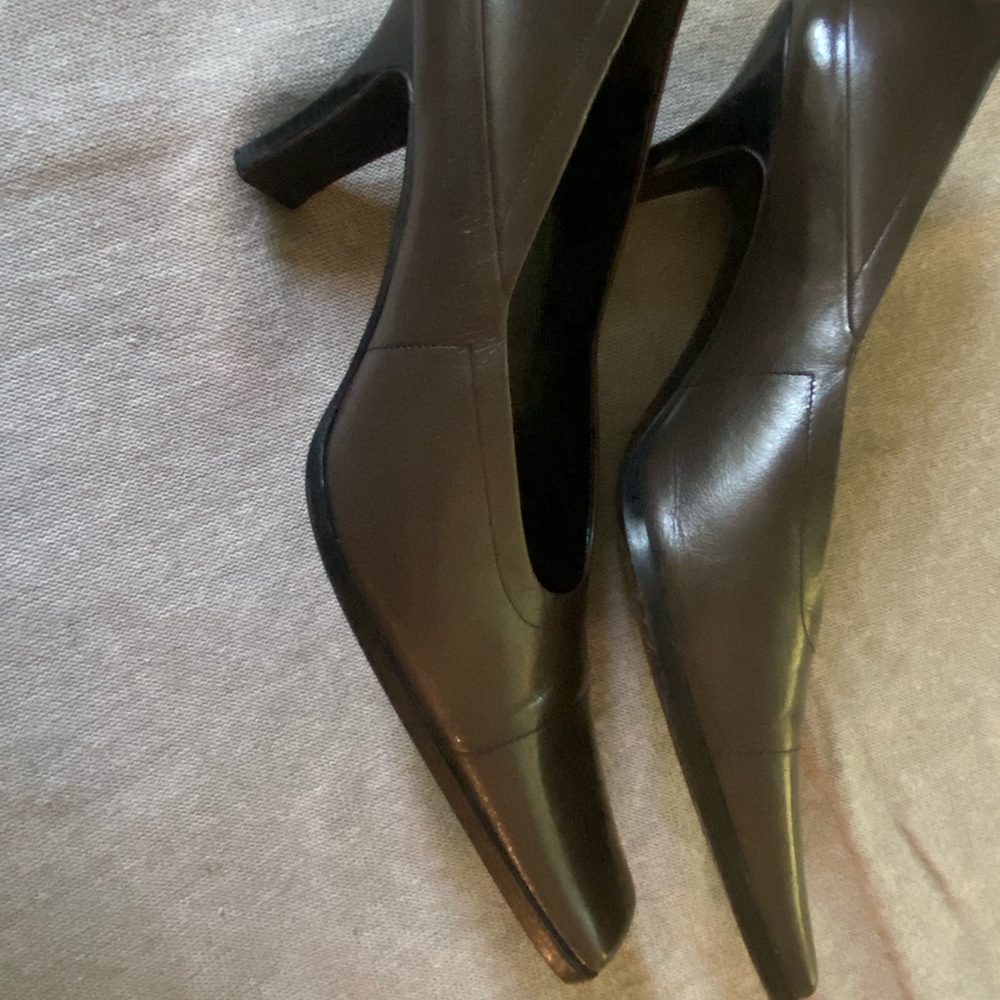 Prada heels - Picture 4 of 4